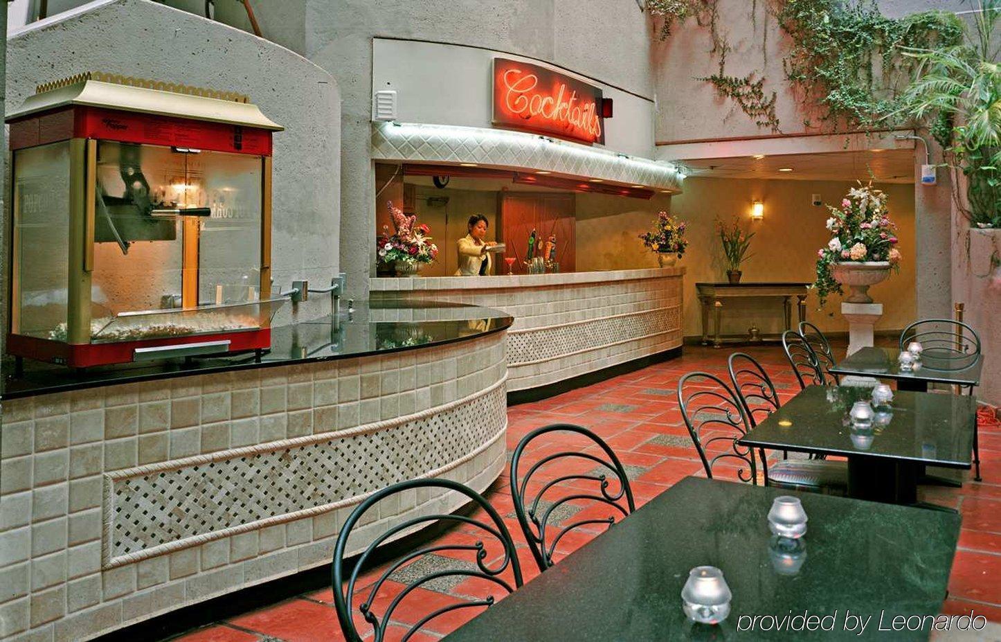 엠버시 스위츠 바이 힐튼 워싱턴 D.C. 조지타운 호텔 레스토랑 사진